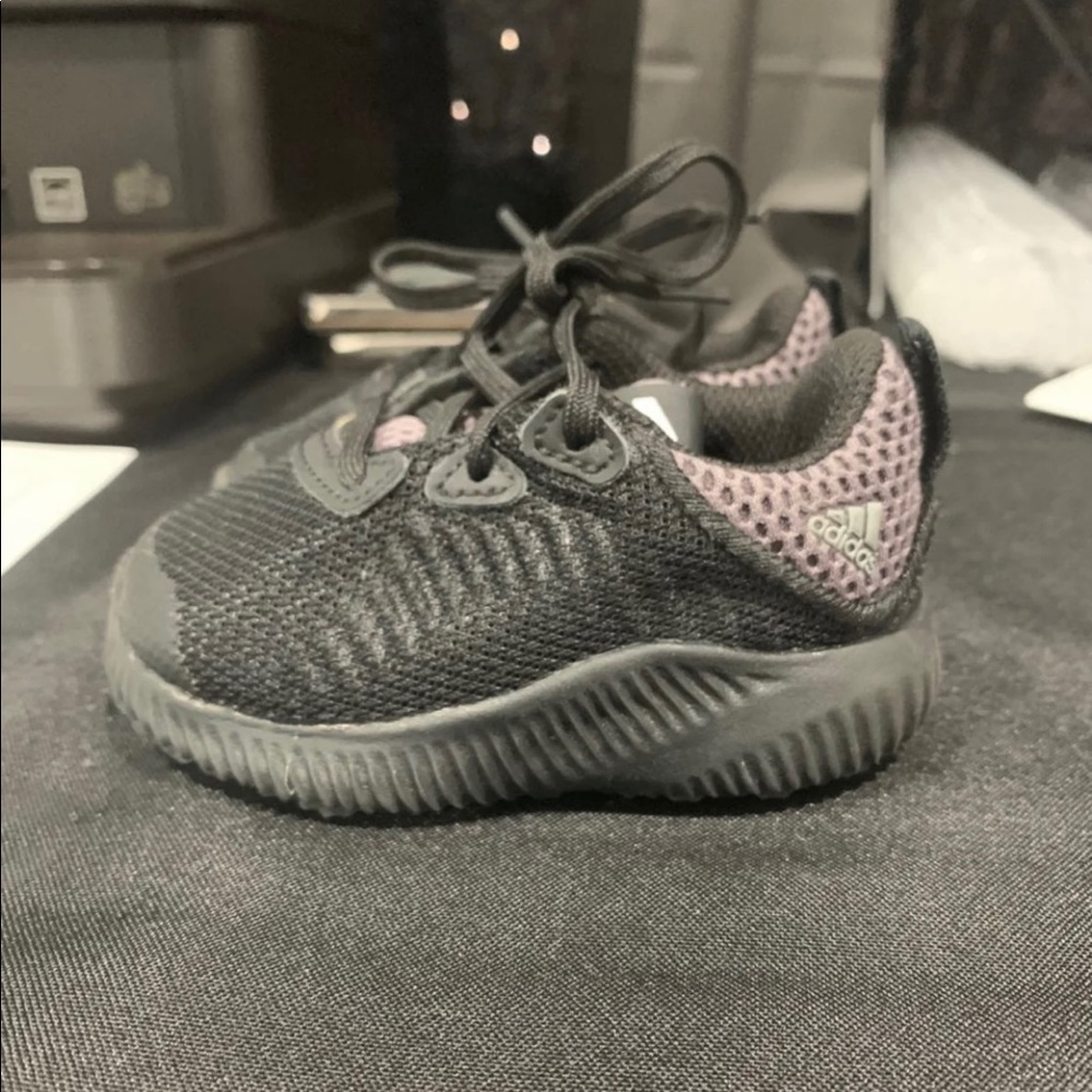 Adidas alphabounce